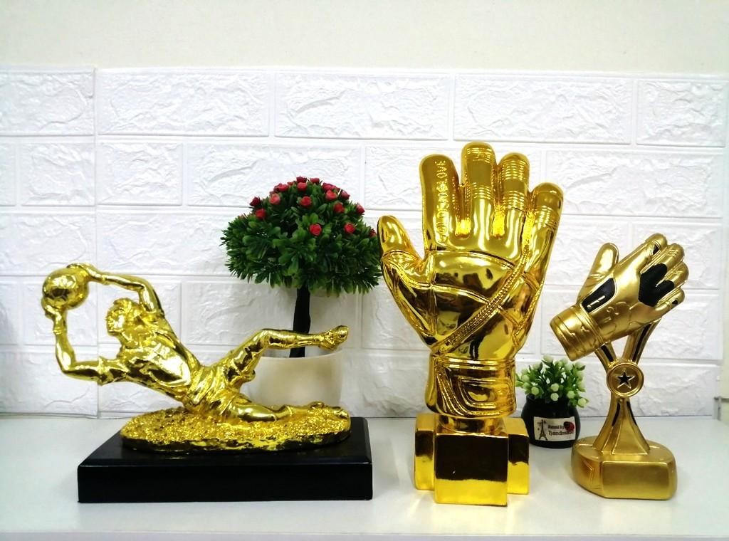 “Găng tay vàng” là một giải thưởng cao quý được trao cho thủ môn xuất sắc nhất trong một giải đấu